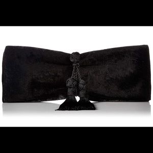 Badgley mischka womens carbon velvet clutch